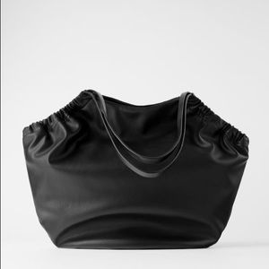 ✨last price✨Zara Soft Oval Shopper Bag